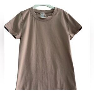 Aritzia Sunday Smooth Seamless Willow Tshirt